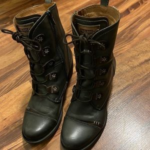 Women’s Pikolinos boots